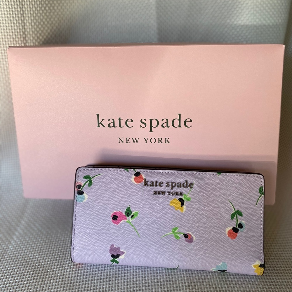 Kate Spade ♠️ Lrg Bifold Wallet 🌷Wildflower model